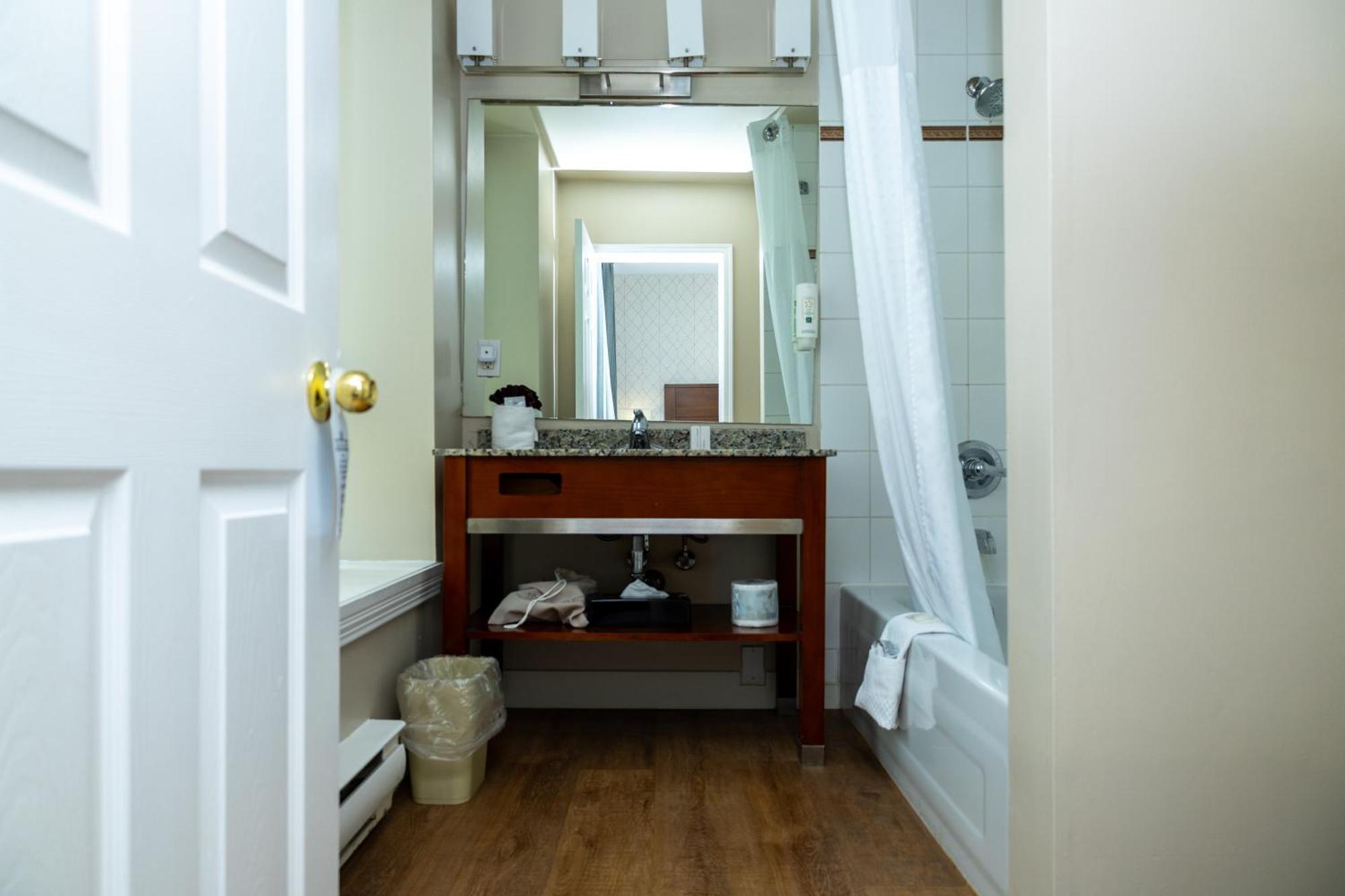 Quality Inn & Suites (Adults Only) Vancouver Luaran gambar